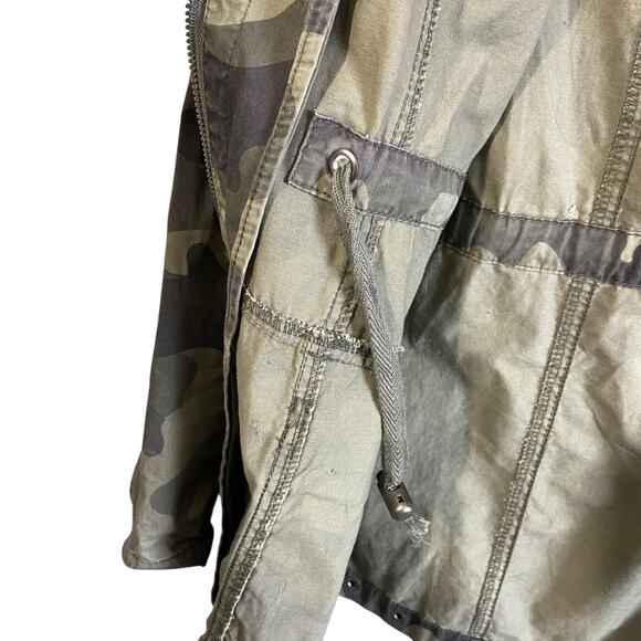 Jade and Ivory Camo Flower Embroidered Cinch Waist Jacket Size Medium - Picture 7 of 10